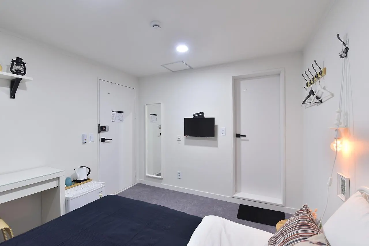 Mono House Hongdae 5 Hotel Seoul 0*,  Sydkorea