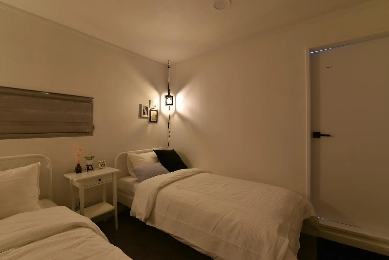 Mono House Hongdae 5 Hotel Seoul 0*,  Sydkorea